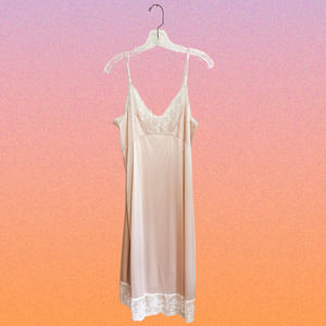 Vintage Vanity Fair Slip Lingerie Dress‎ in Super soft pink